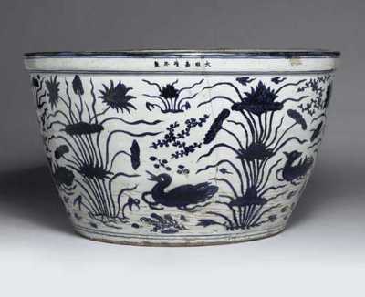 UNDERGLAZE BLUE JIAJING SIX-CHARACTER MARK IN A LINE AND OF THE PERIOD（1522-66） A LARGE LATE MING BLUE AND WHITE FISH BOWL